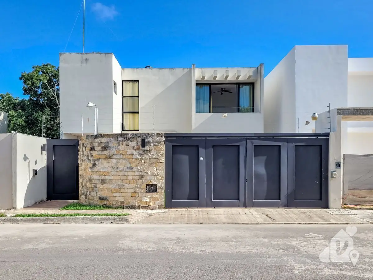 Venta Casa, Alberca Privada Playa del Carmen Cerca de Avenida Universidades