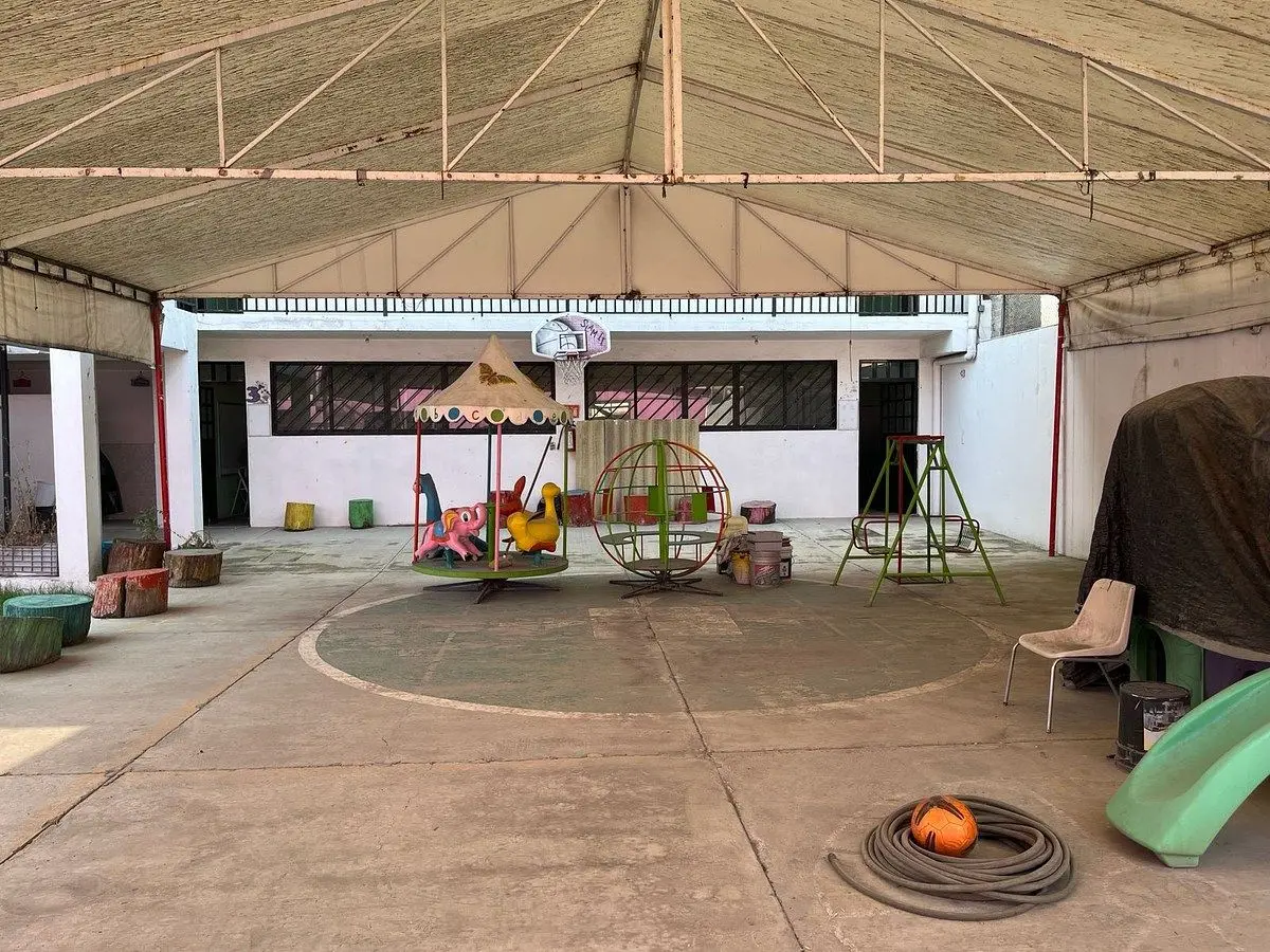 Edificio (Escuela) en Venta con Uso de Suelo Comercial — foto 2
