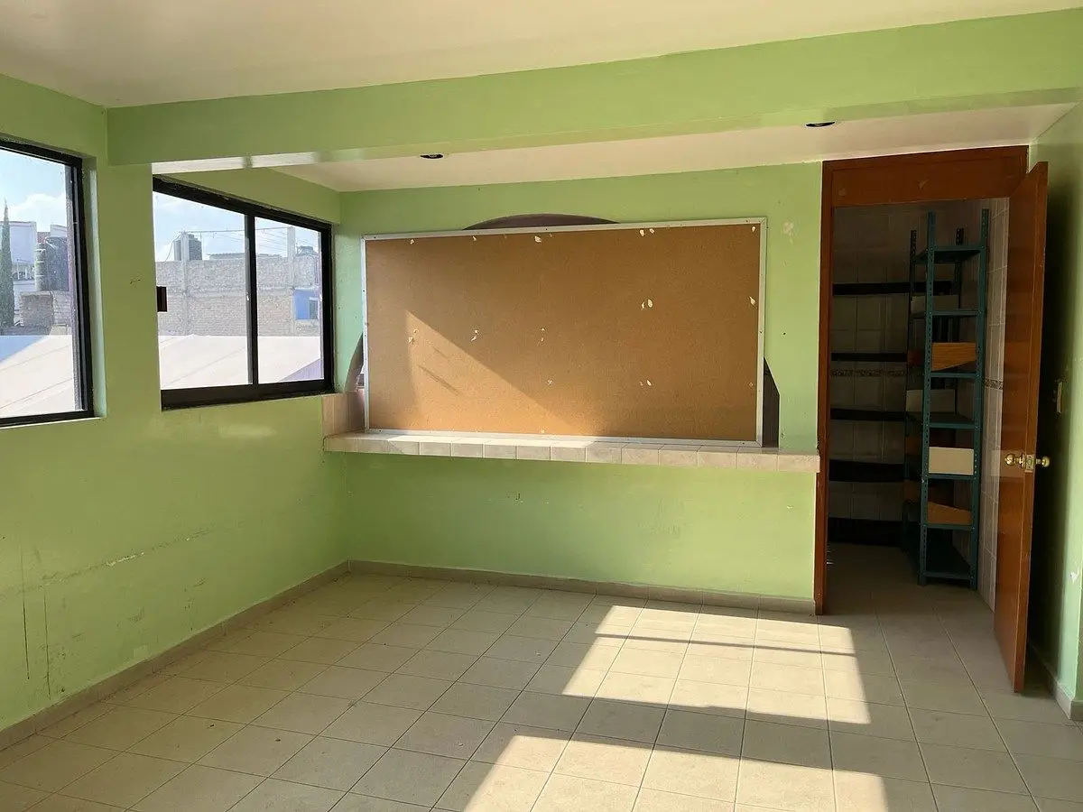 Edificio (Escuela) en Venta con Uso de Suelo Comercial — foto 3