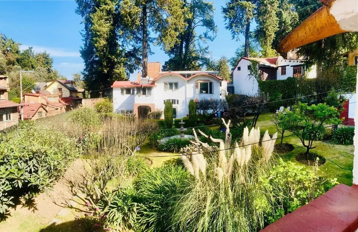 Única Oportunidad en Precio Casa Más 4 Departamentos y Amplio Jardín — foto 2