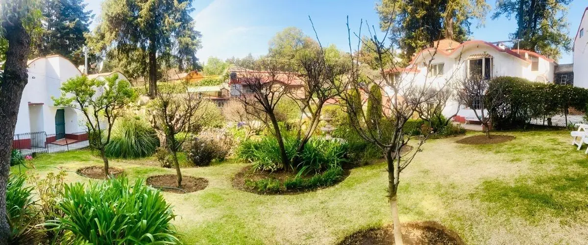 Única Oportunidad en Precio Casa Más 4 Departamentos y Amplio Jardín — foto 3