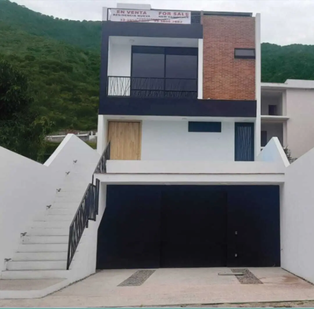 Casa en Venta con Alberca en Jocotepec