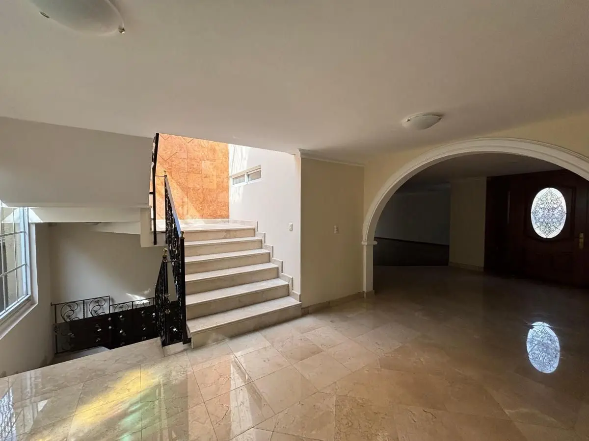 Hermosa Residencia con Excelente Ubicación en Venta en Ciudad Satélite — foto 5