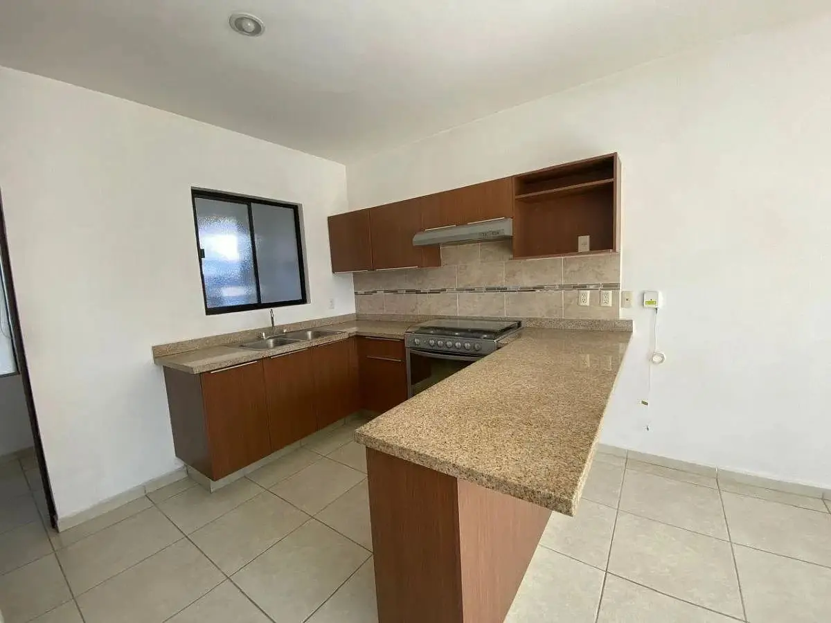Comoda Casa en Renta en Las Grullas Residencial — foto 3
