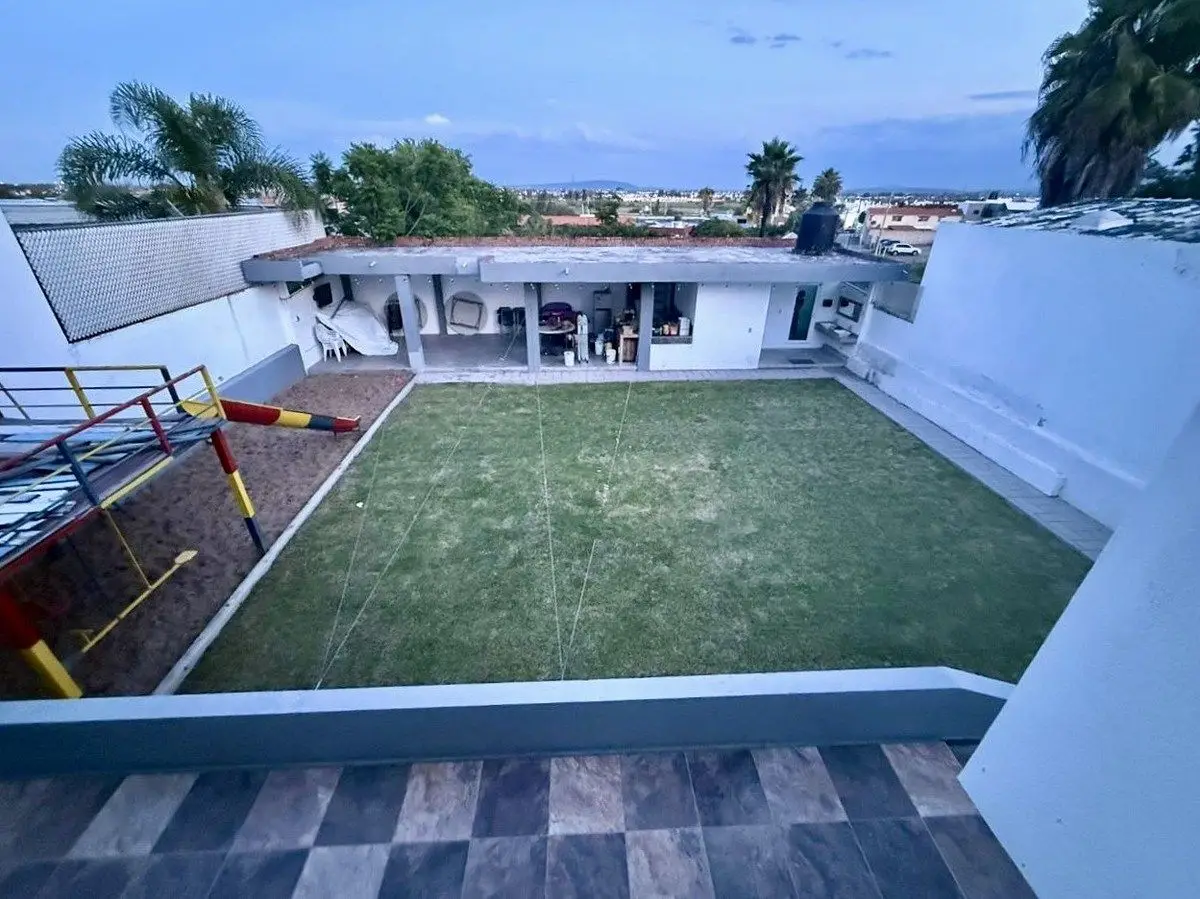 Venta Residencia en Villas de Irapuato, Guanajuato. — foto 3