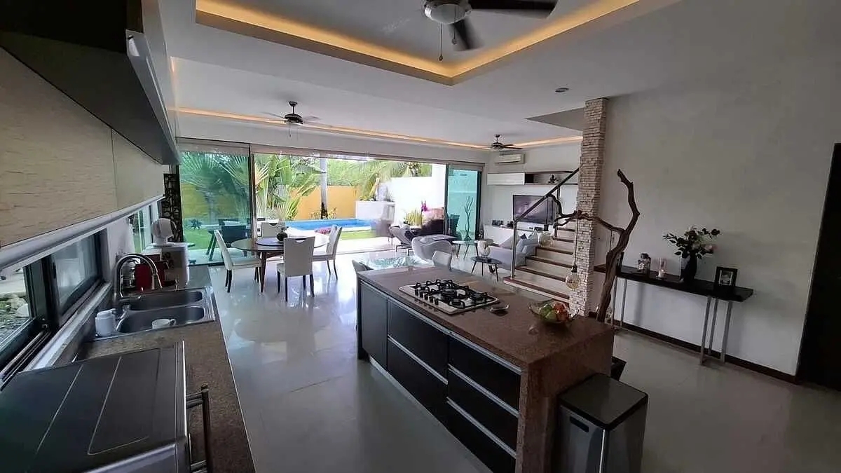 Cancún - Resid. Lagos Del Sol - Venta Casa acogedora, con jardín y alberca — foto 3