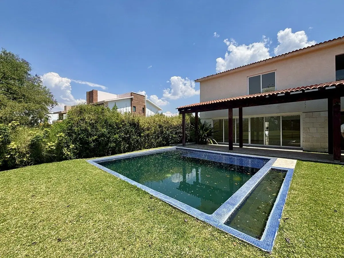Venta Residencia Nueva en Club de Golf Paraíso, Emiliano Zapata. Mor