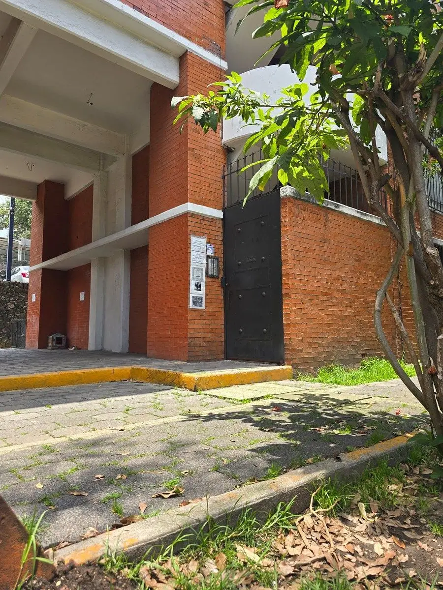 Depa Planta Baja en Unidad Habitacional Fuentes Brotantes, Bloque B - 8, Solo Co — foto 3