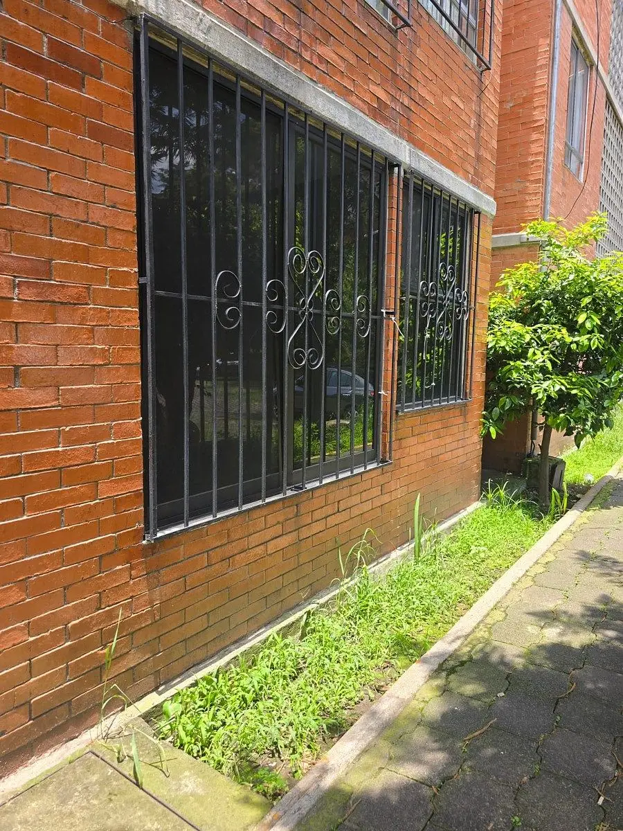 Depa Planta Baja en Unidad Habitacional Fuentes Brotantes, Bloque B - 8, Solo Co — foto 4
