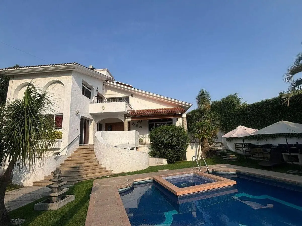 Casa en Venta y Renta Lomas de Cocoyoc.