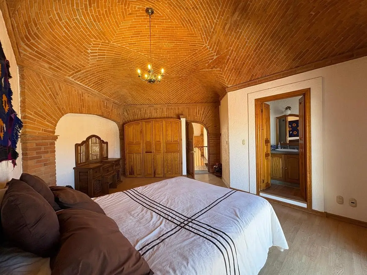 Excelente Casa en Privada Estilo Colonial Moderno — foto 5