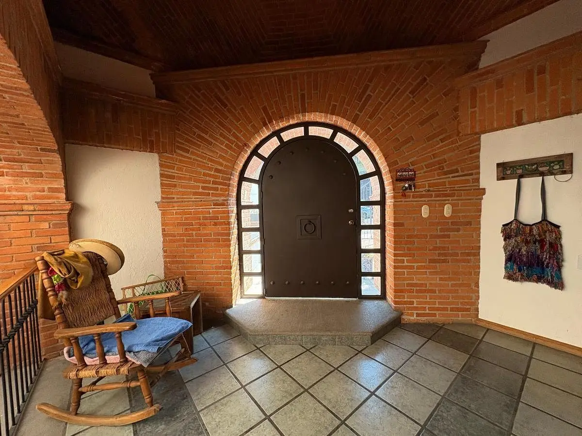 Excelente Casa en Privada Estilo Colonial Moderno — foto 7