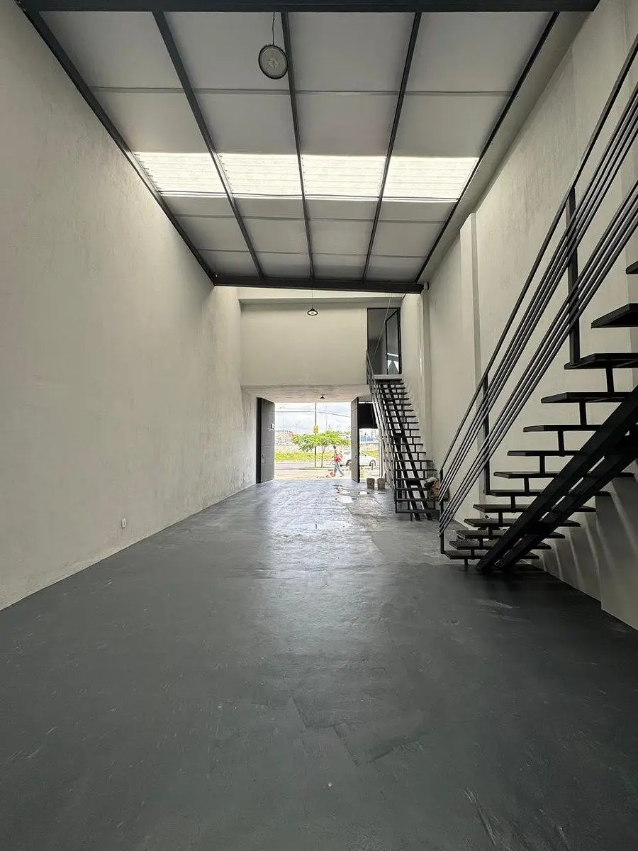 Bodega Nueva en Periferico a unos Minutos de Zona Real — foto 2