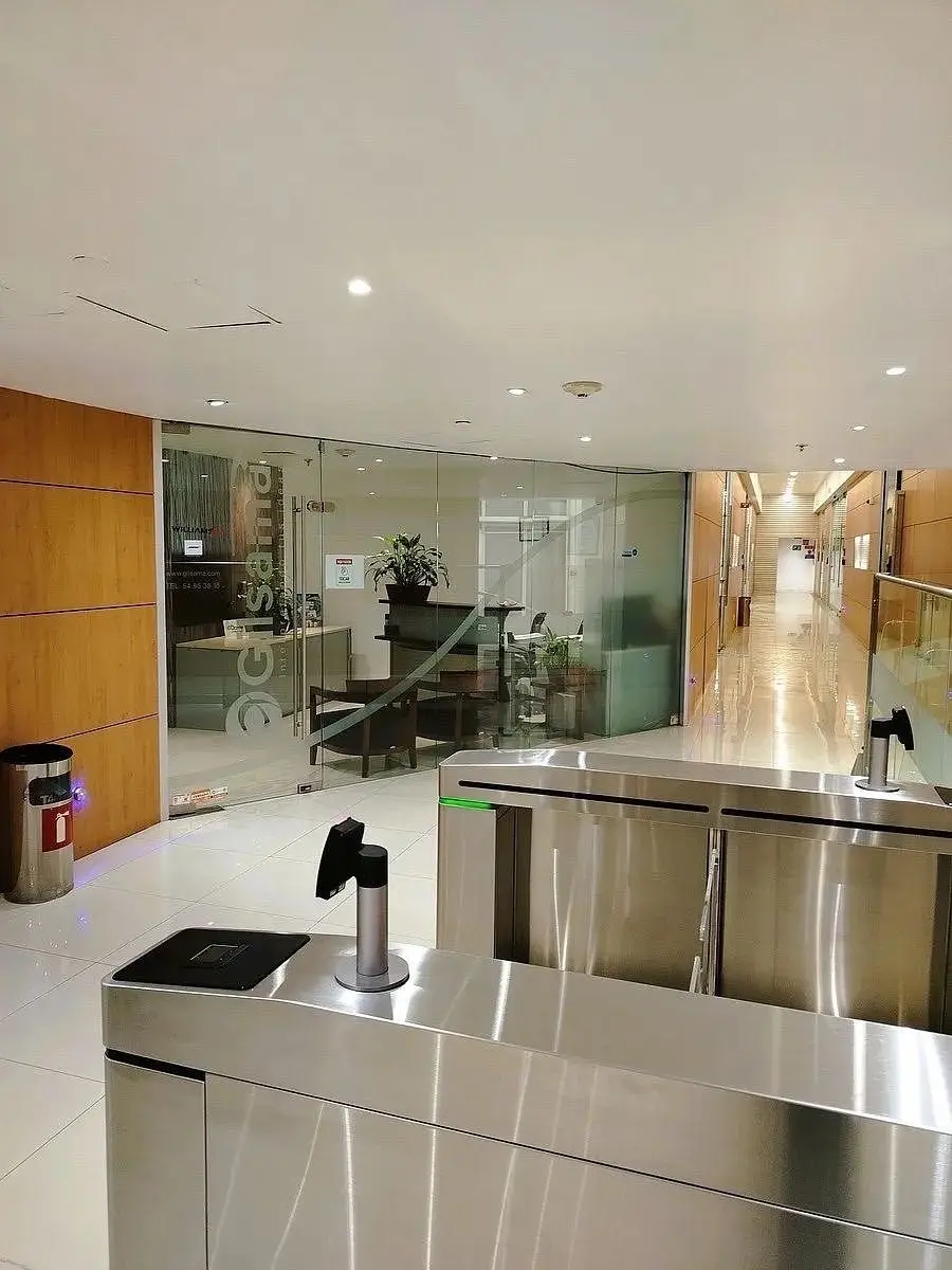 Renta o venta de oficina World Trade Center — foto 2