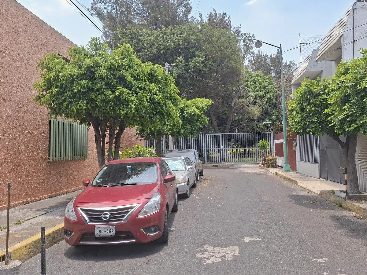 Casa con gran potencial para actualizar en excelente lugar — foto 2