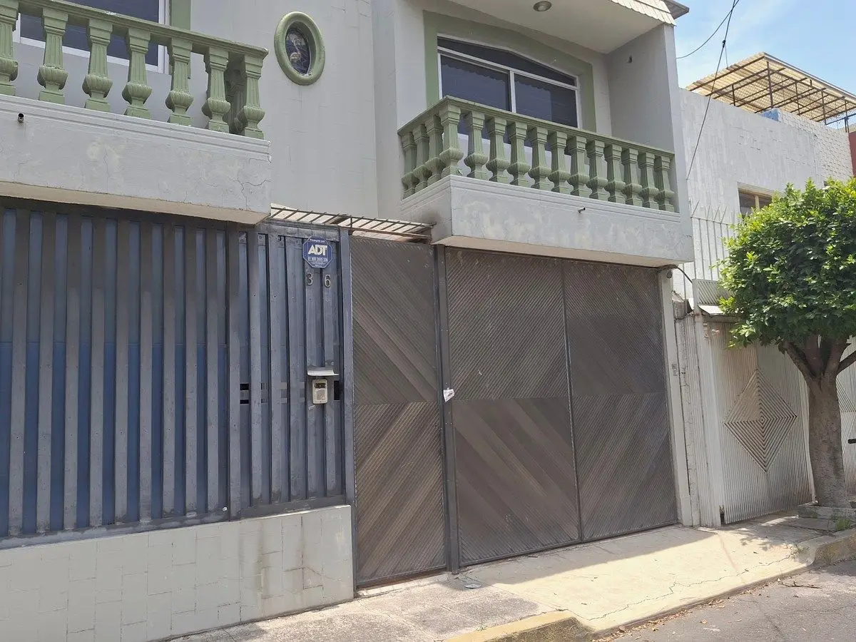 Casa con gran potencial para actualizar en excelente lugar — foto 3