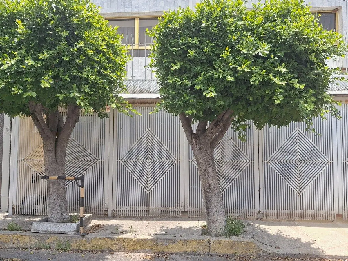 Hermosa casa con amplios espacios para modernizar en Paseos de Churubusco