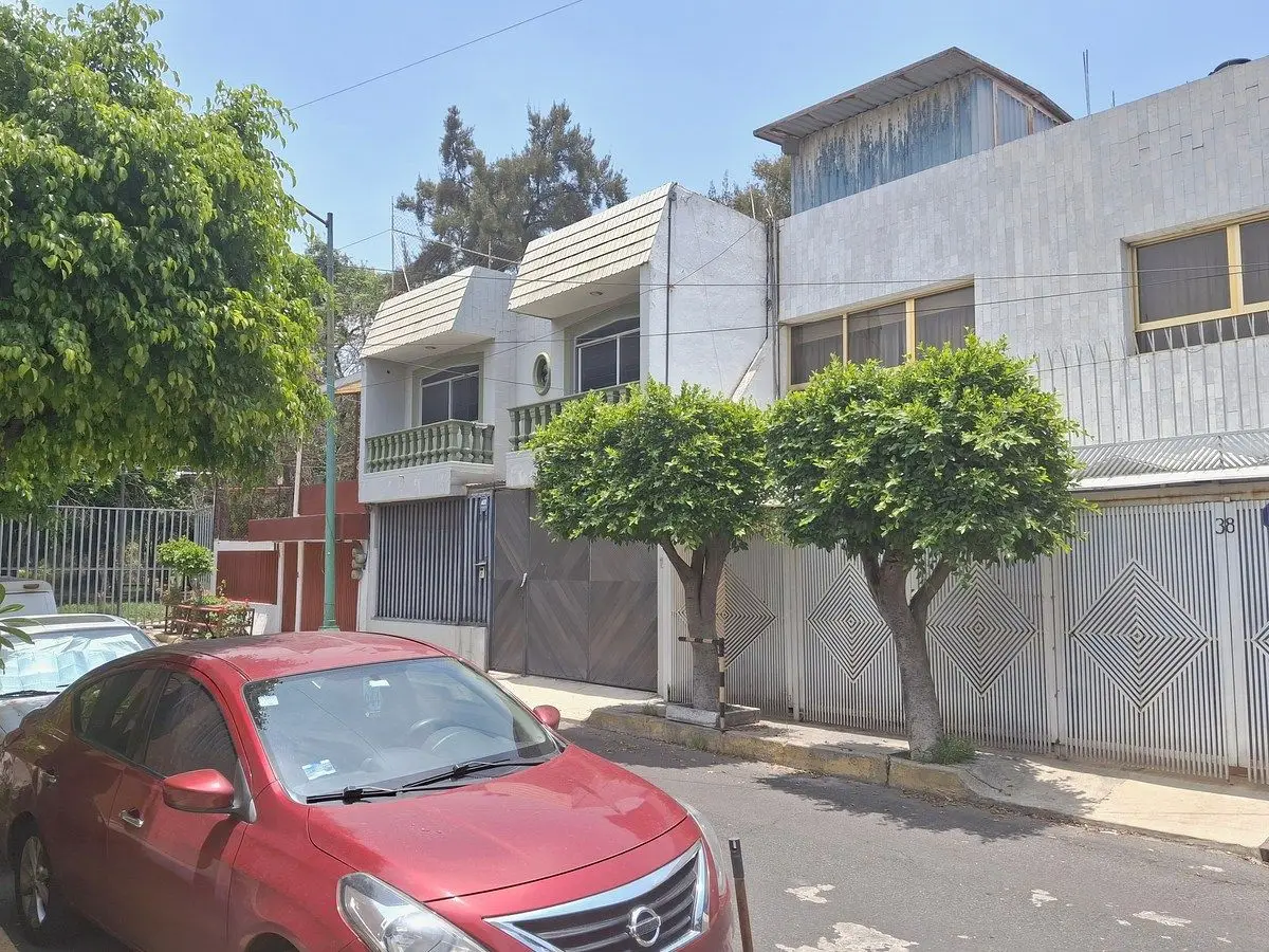 Hermosa casa con amplios espacios para modernizar en Paseos de Churubusco — foto 2