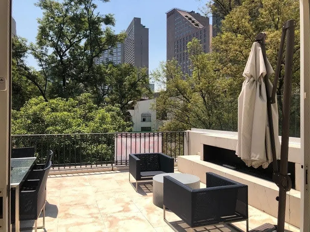 Renta de Penthouse con Espectacular Terraza y Vista Panorámica en Polanco. — foto 2