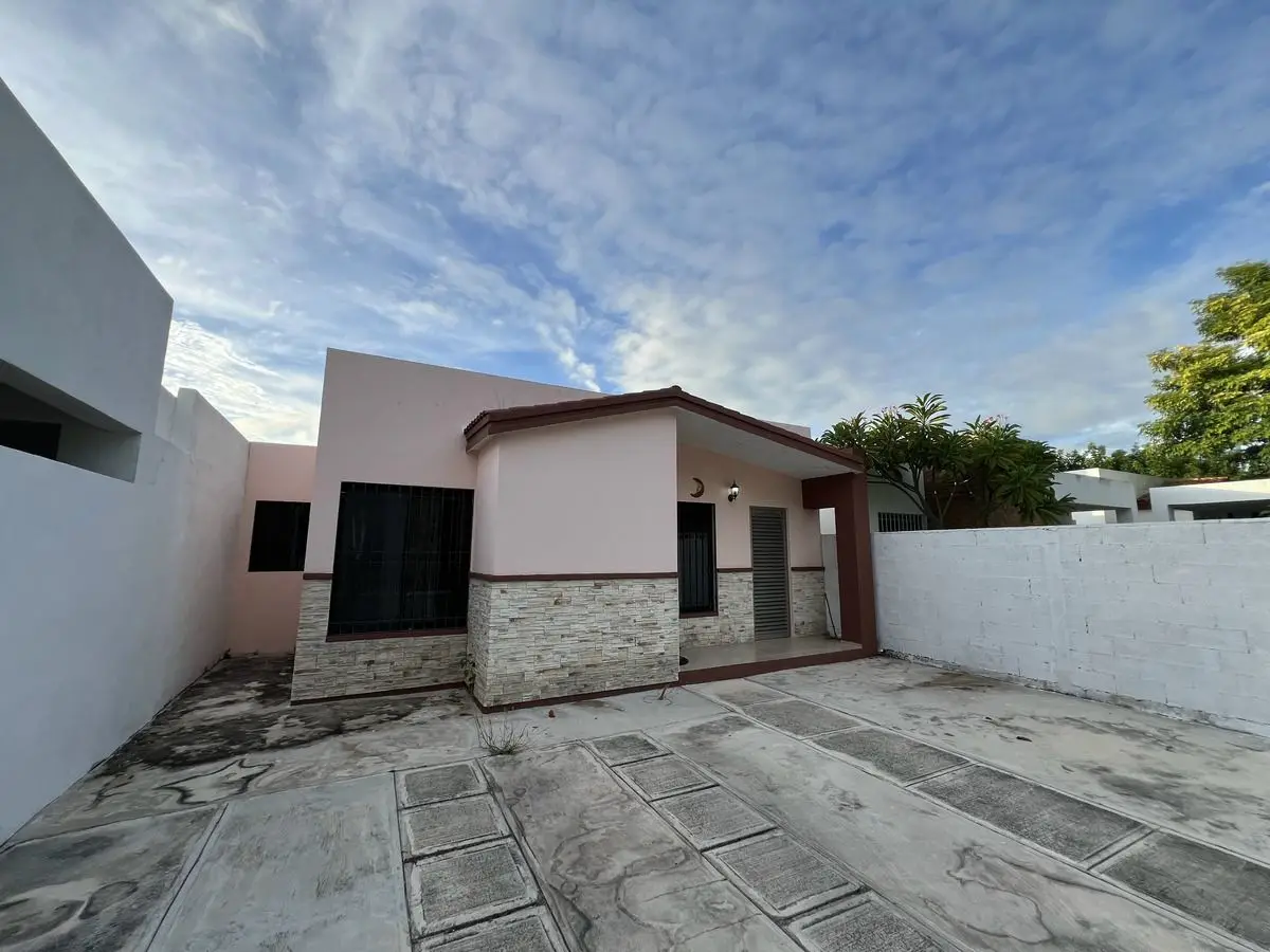 Casa Amueblada en Renta de 3 Habitaciones en Gran Santa Fe Norte Mérida