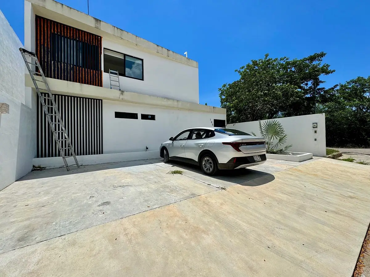Casa en renta en Merida, amueblada y con amplio terreno. Privada Kanan en Conkal