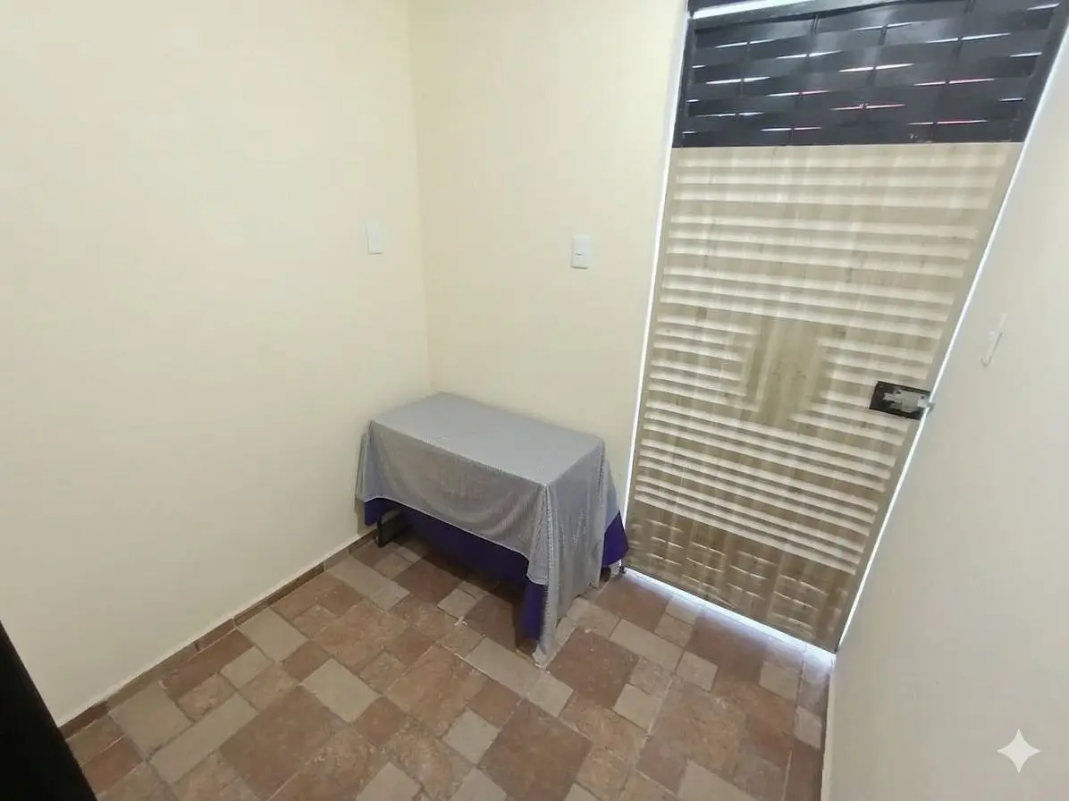Casa en Venta de 2 plantas con garage en la Zona Plaza las Americas — foto 5
