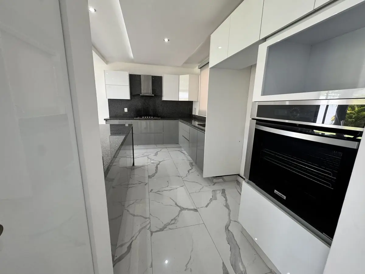 Casa en renta en Merida, Temozon Norte y con diseño moderno. ¡3 PISOS! — foto 4