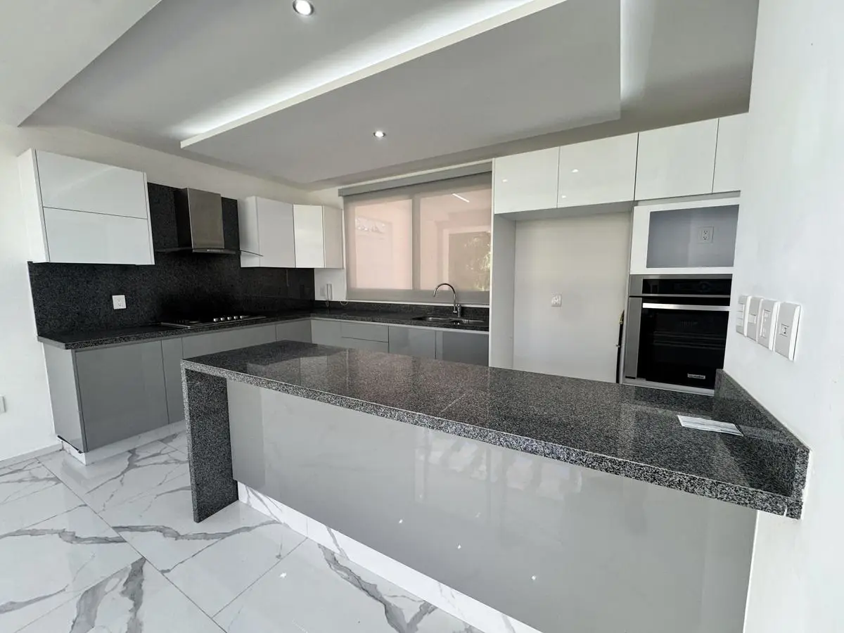 Casa en renta en Merida, Temozon Norte y con diseño moderno. ¡3 PISOS! — foto 5