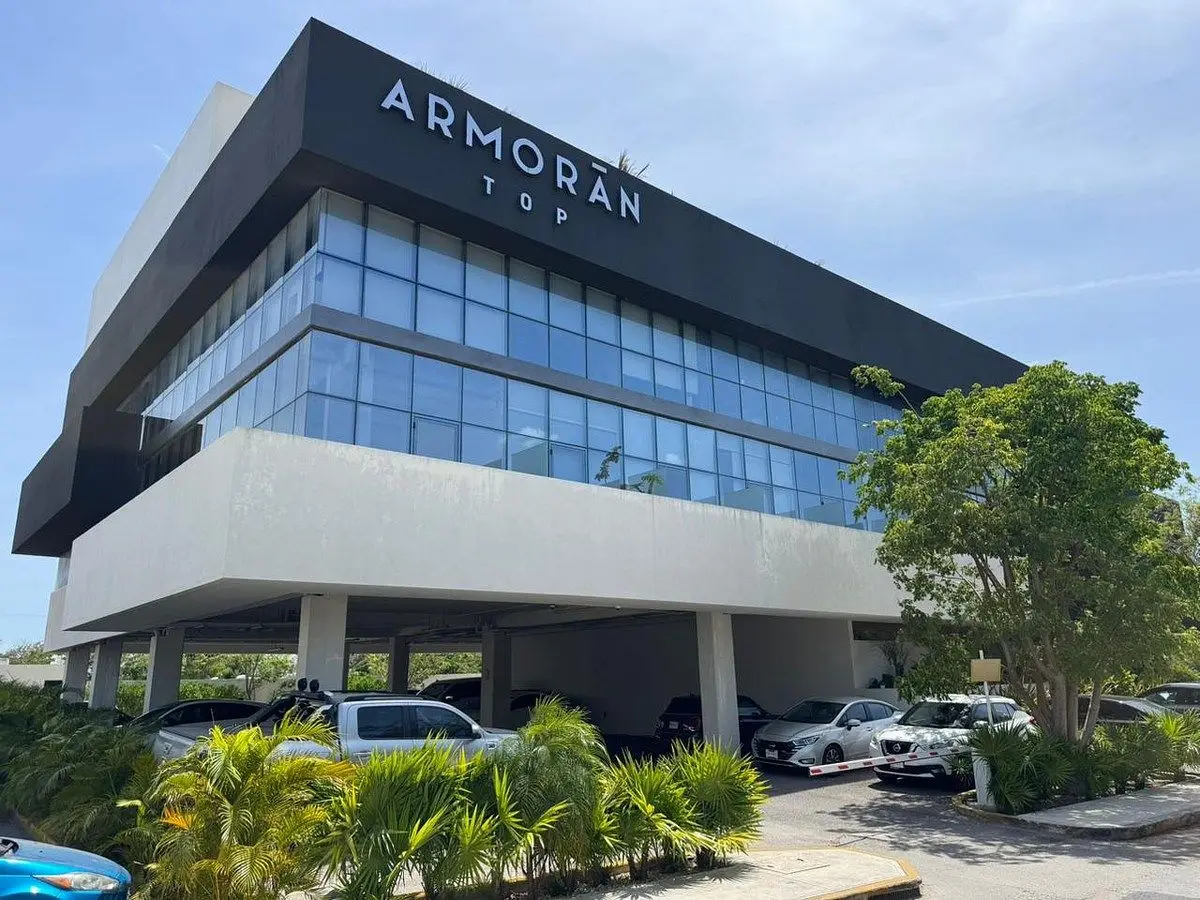 Oficina en Renta Equipada en Torre Armorán Top | Montebello (Zona Norte, Mérida) — foto 2