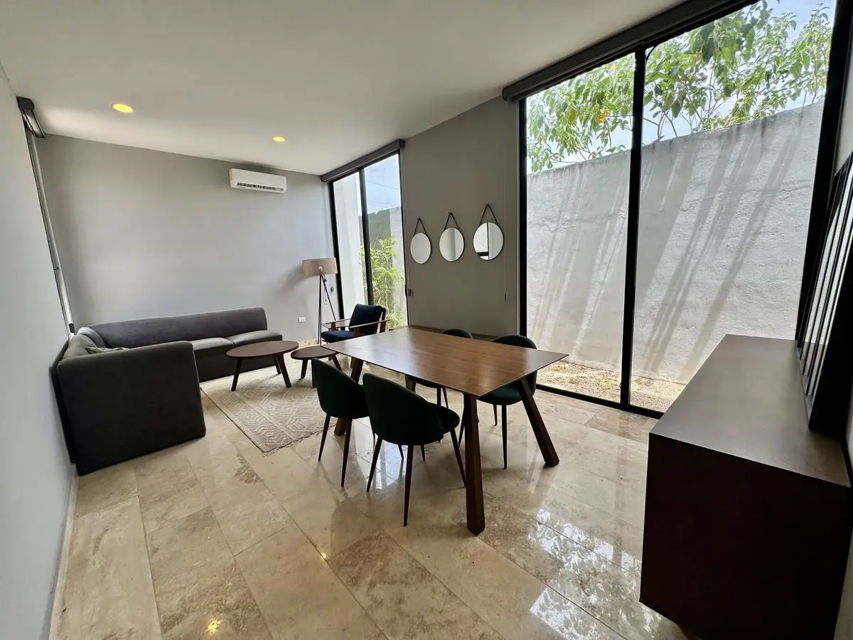 Townhouse en venta amueblado, en Cholul Merida. ¡Equipado!