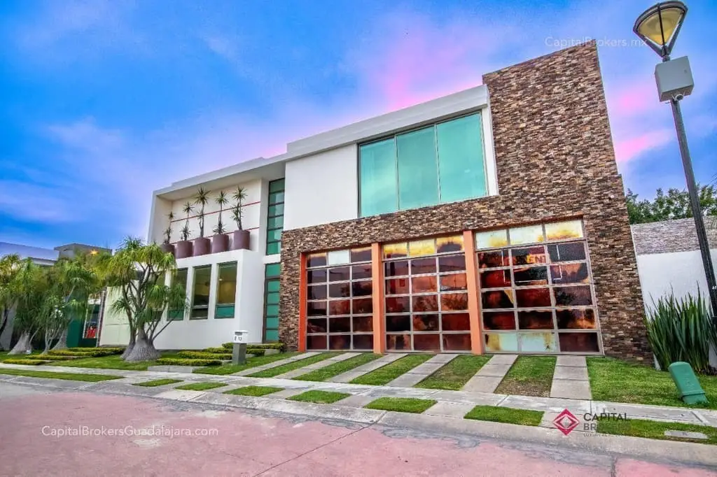 Casa de Lujo en los Olivos en Zapopan en Venta