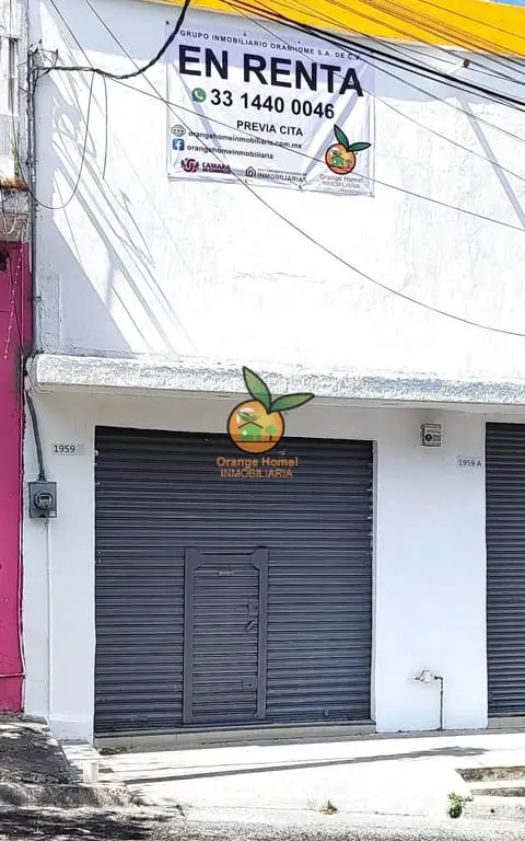 Local Comercial de 2 Niveles Ubicado en Santa Cecilia, Gdl.