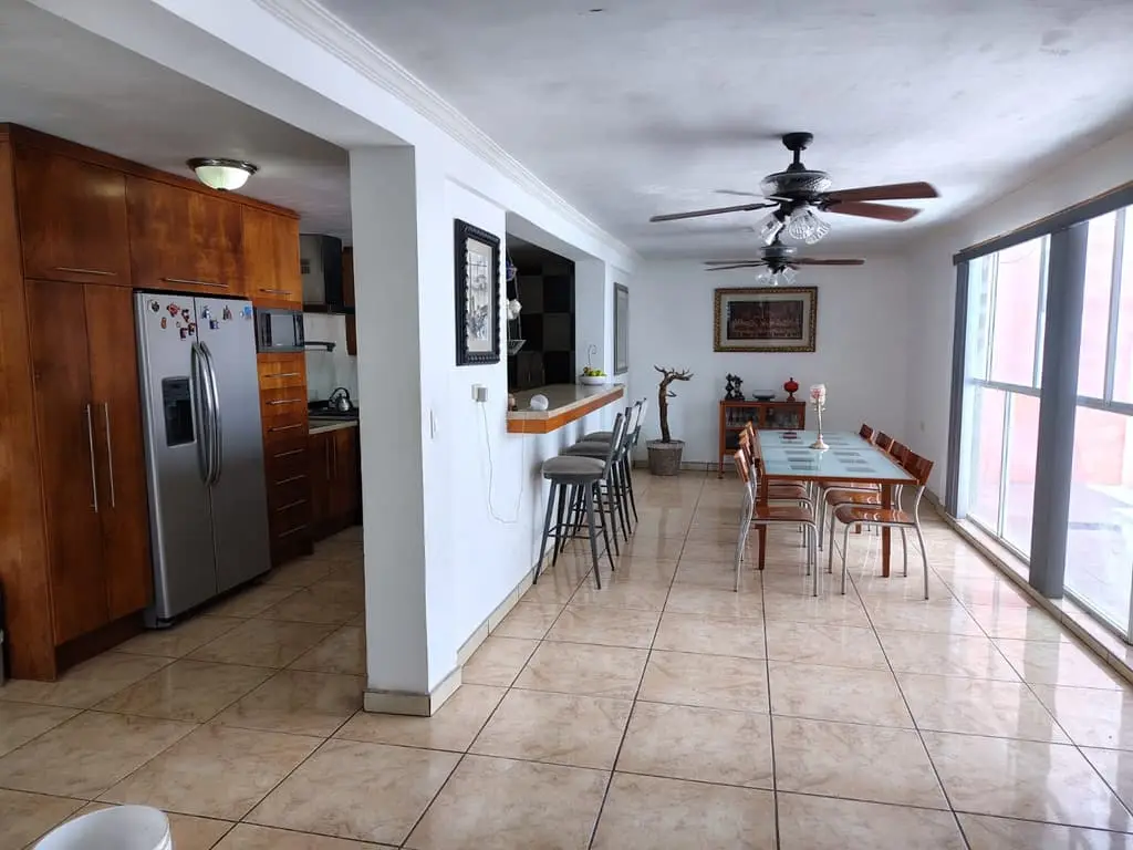 Praderas del Leon !!!!! Magnifica y Amplia Casa en Venta Super Ubicada a 10 Min del Centro de la Ciudad — foto 4