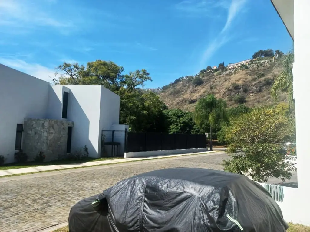 TERRENO SAN JOSE DEL TAJO Coto lll ( el mejor ) Excelente Orientación y Ubicación junto al Bosque ( Parque Natural Privado ) 314 m2 ( único terreno chico en venta ) Agradable Casa Club Acceso y vigilancia 24 hrs. — foto 3