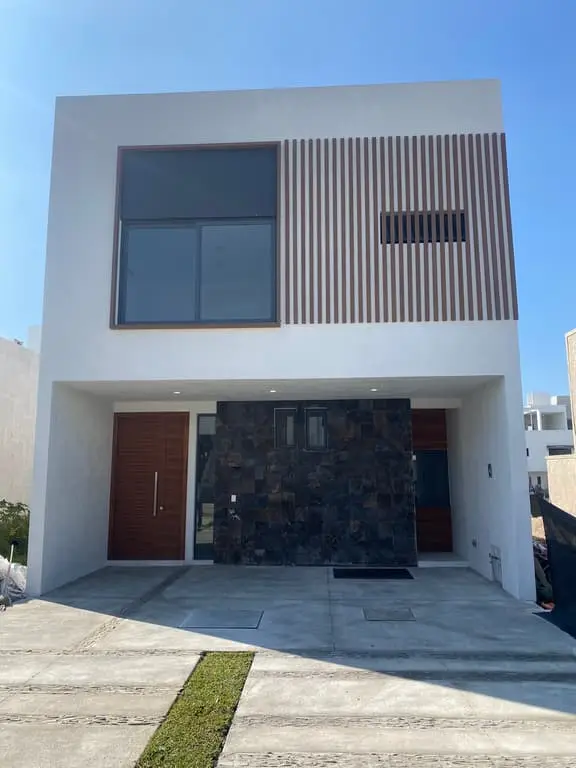 Casa nueva en venta Paraje Residencial al sur de la ciudad.