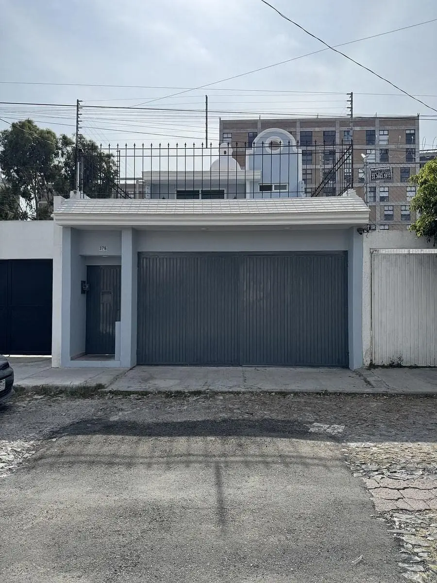 La Casa de Tus Sueños en el Sur de la Ciudad Cerca de Periférico el Campanario — foto 2