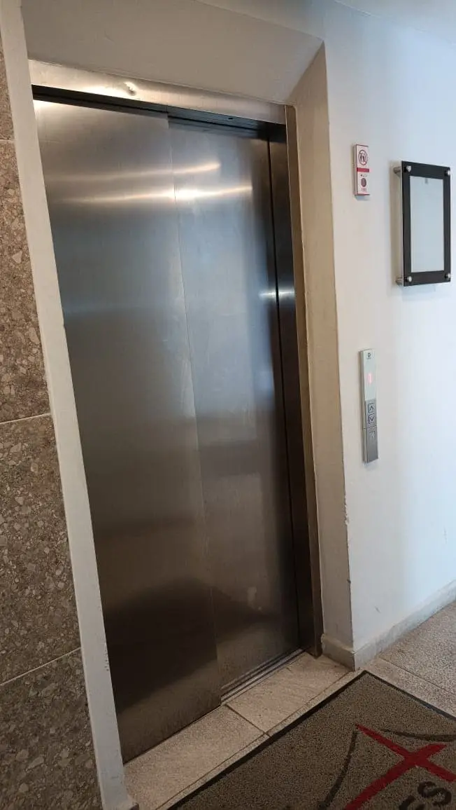 Departamento en renta Colonia Chapalita cerca de la gran plaza 1 recámara muy amplia 1 baño completo, elevador, incluye agua y mantenimiento — foto 3