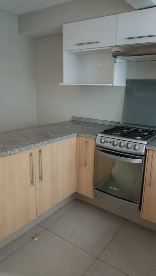 Departamento en renta Colonia Chapalita cerca de la gran plaza 1 recámara muy amplia 1 baño completo, elevador, incluye agua y mantenimiento — foto 4