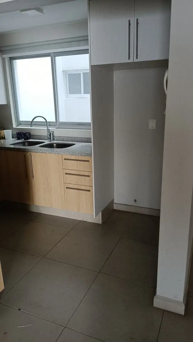 Departamento en renta Colonia Chapalita cerca de la gran plaza 1 recámara muy amplia 1 baño completo, elevador, incluye agua y mantenimiento — foto 5