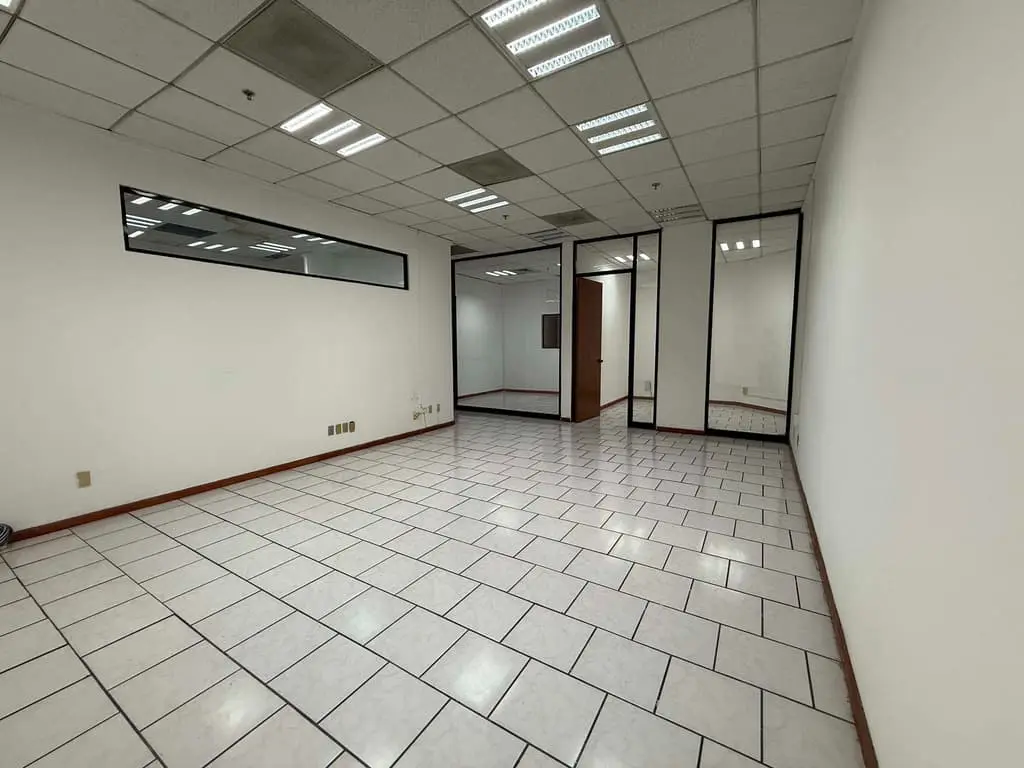 Local 2 al 6 E en Renta Ciudad del Sol Guadalajara — foto 3