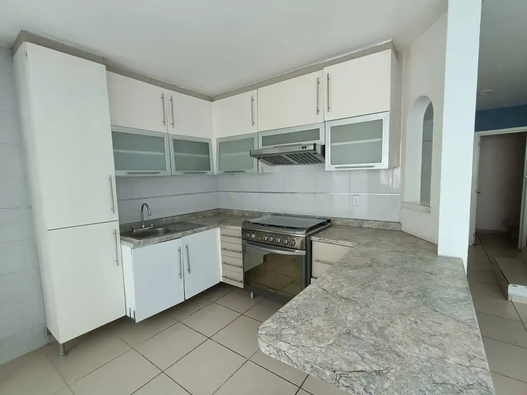 Casa En Venta En El Fraccionamiento Lago Real, Zapopan. — foto 8