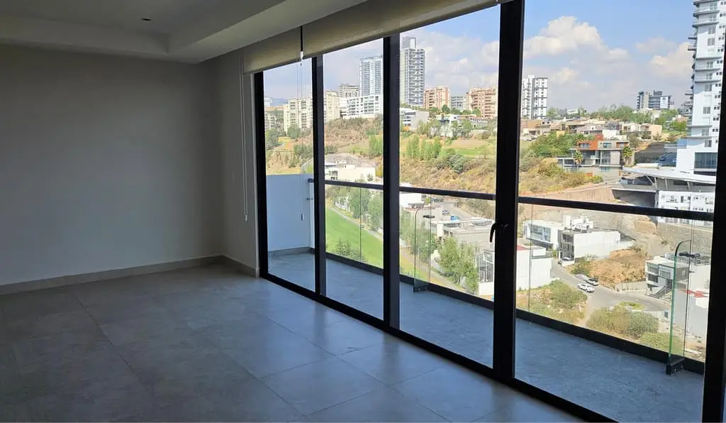 Departamento en renta en The Oaks, Bosque Real con balcón — foto 2