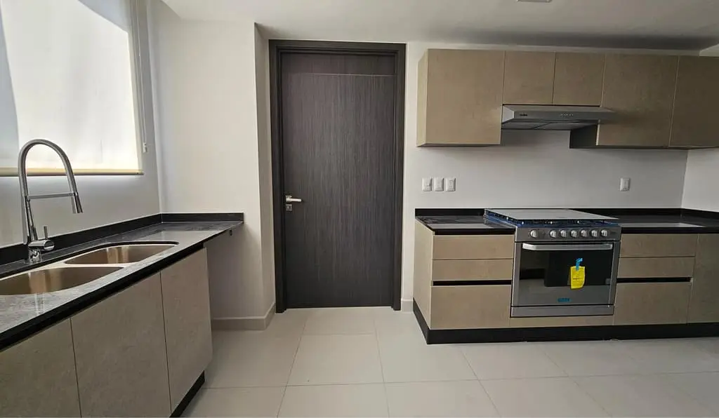Departamento en renta en The Oaks, Bosque Real con balcón — foto 9