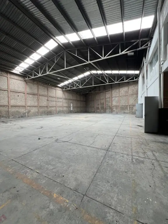 Bodega en Renta camino a Bosques de San Isidro, El Centinela Zapopan — foto 2