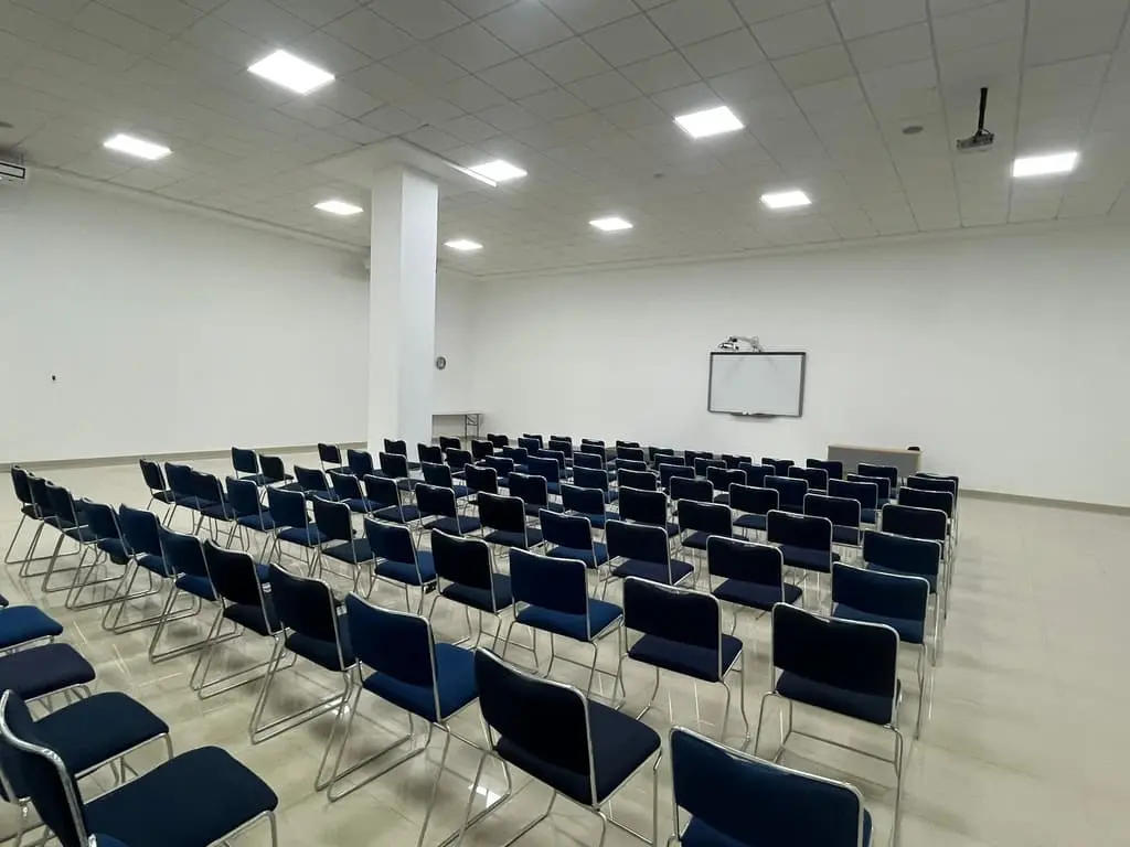 Excelente Local en Renta Mezanine con Tapanco — foto 3
