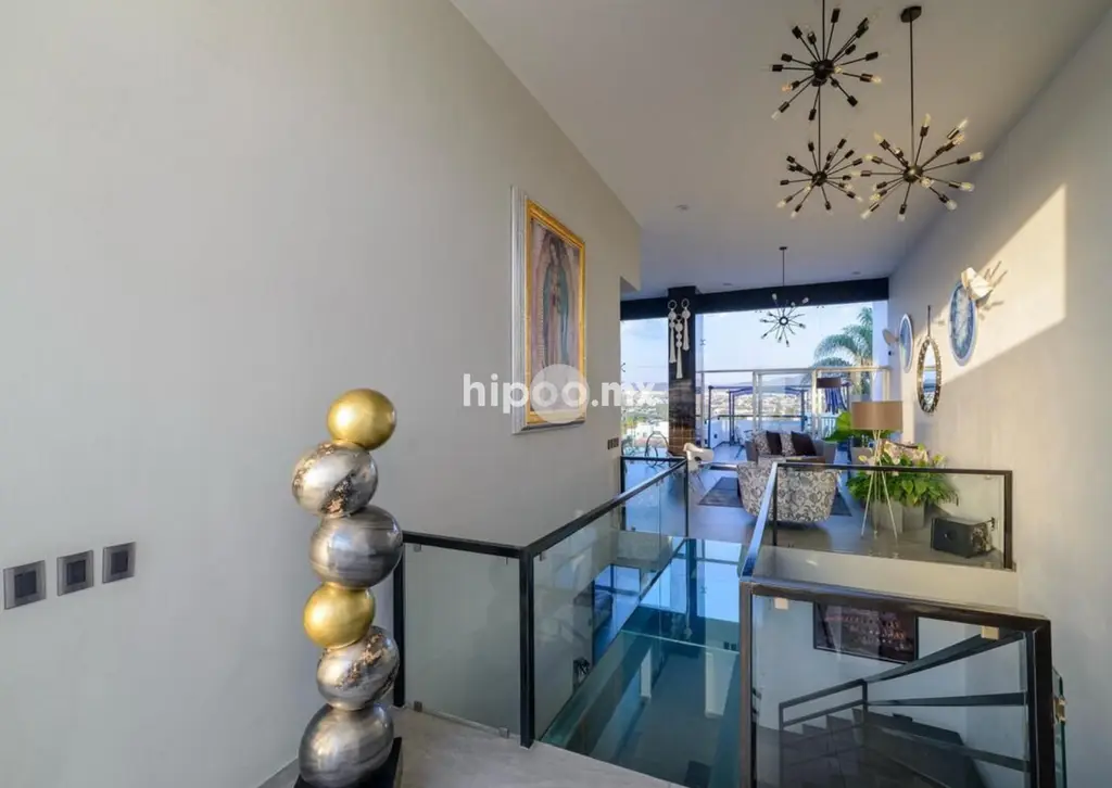 Residencia sobre diseñada en Cumbres del Lago