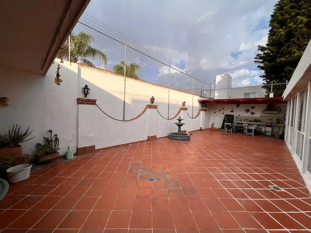 Casa para remodelar o tirar en Jardines del Bosque — foto 2