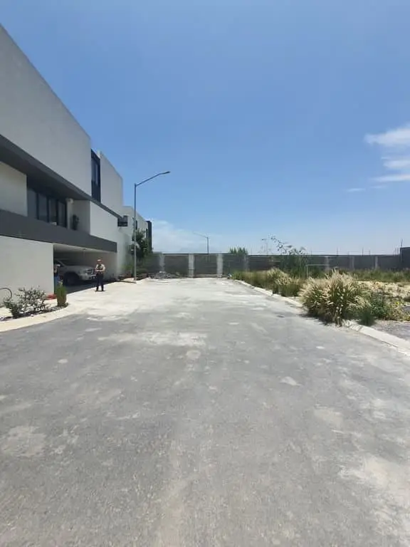 Terrenos juntos en venta en Santoral III Mitras Poniente — foto 4