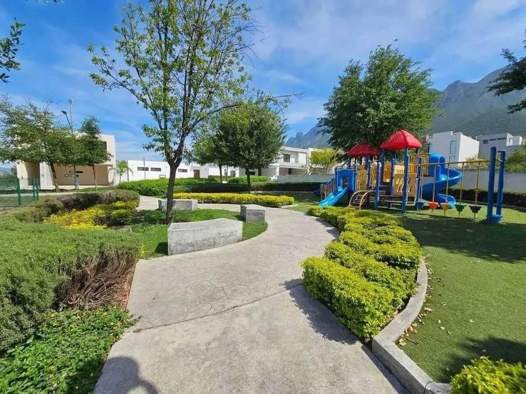 Terrenos juntos en venta en Santoral III Mitras Poniente — foto 8