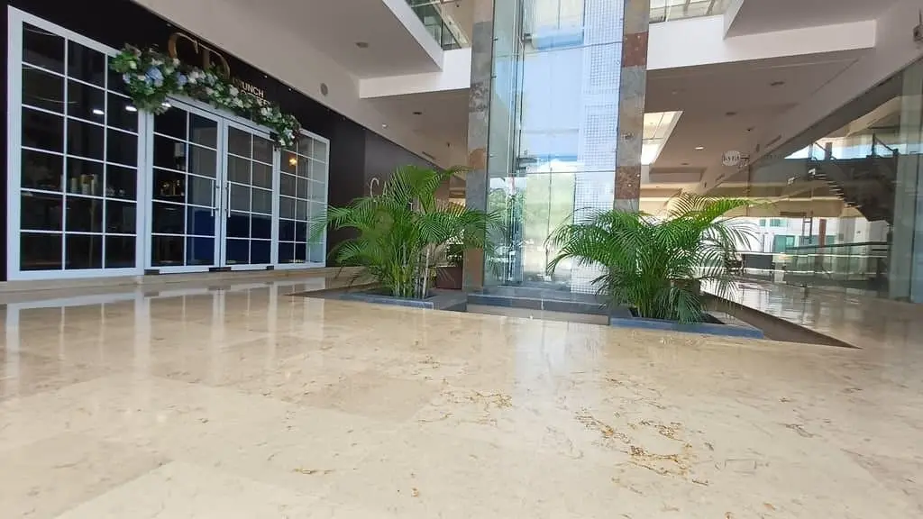 Local 2 en Planta Baja de Renta en Plaza Musala, Culiacán ¡Lista para Adecuar a Tu Negocio! — foto 2